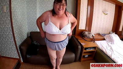 ਮੋਟੀ ਜਾਪਾਨੀ ਮਾਂ ਆਪਣੀਆਂ ਵੱਡੀਆਂ ਛਾਤੀਆਂ ਦਿਖਾਉਂਦੀ ਹੈ ਅਤੇ ਸੈਕਸ ਖਿਡੌਣੇ ਦਾ ਆਨੰਦ ਮਾਣਦੀ ਹੈ। ਇੱਕ 51 ਸਾਲਾ ਏਸ਼ੀਅਨ ਮਾਂ ਆਪਣੇ ਜਿਨਸੀ ਅਨੁਭਵ ਬਾਰੇ ਗੱਲ ਕਰਦੀ ਹੈ। ਯੂਕੀਕੋ 1 ਓਸਾਕਾਪੋਰਨ ਫੈਟੀ ਮਿਲ੍ਫ਼